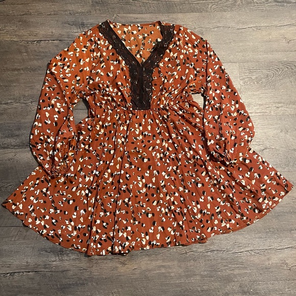 Lace Paint Stroke Leopard Print Rust Long Sleeve Flowy Dress. - Picture 4 of 10